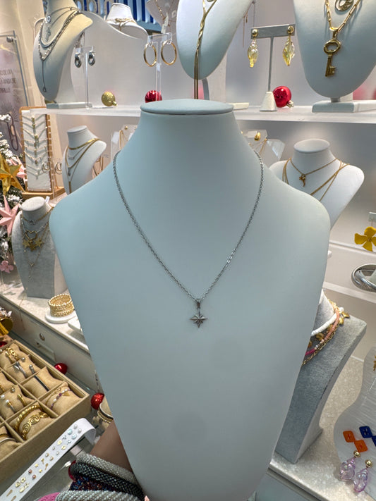 Belen star necklace