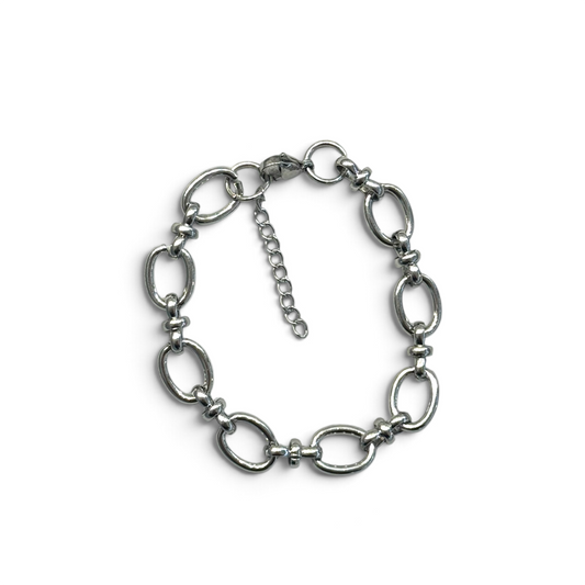 Silver bow bracelet