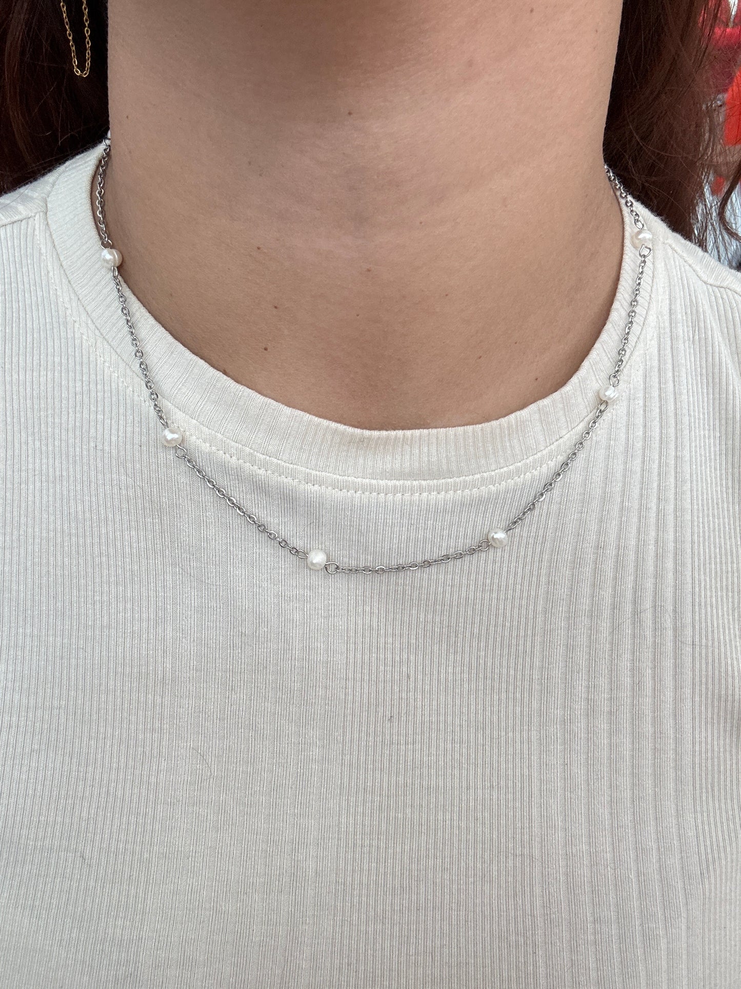 Silver pearls necklace