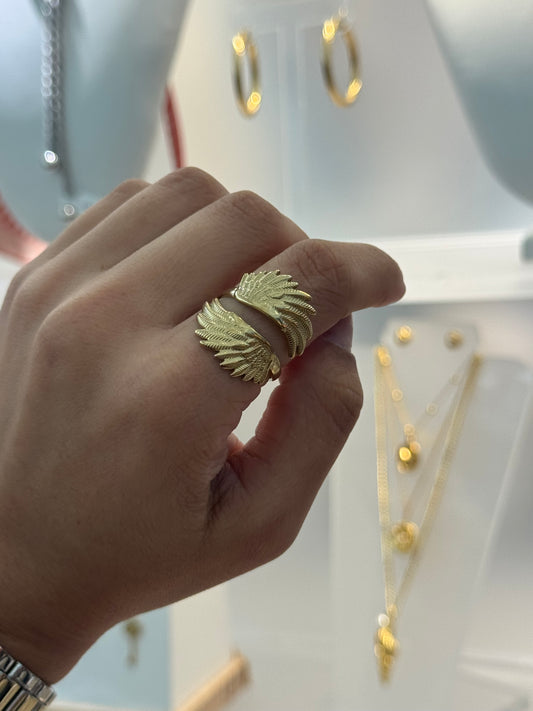 Flying wings ring