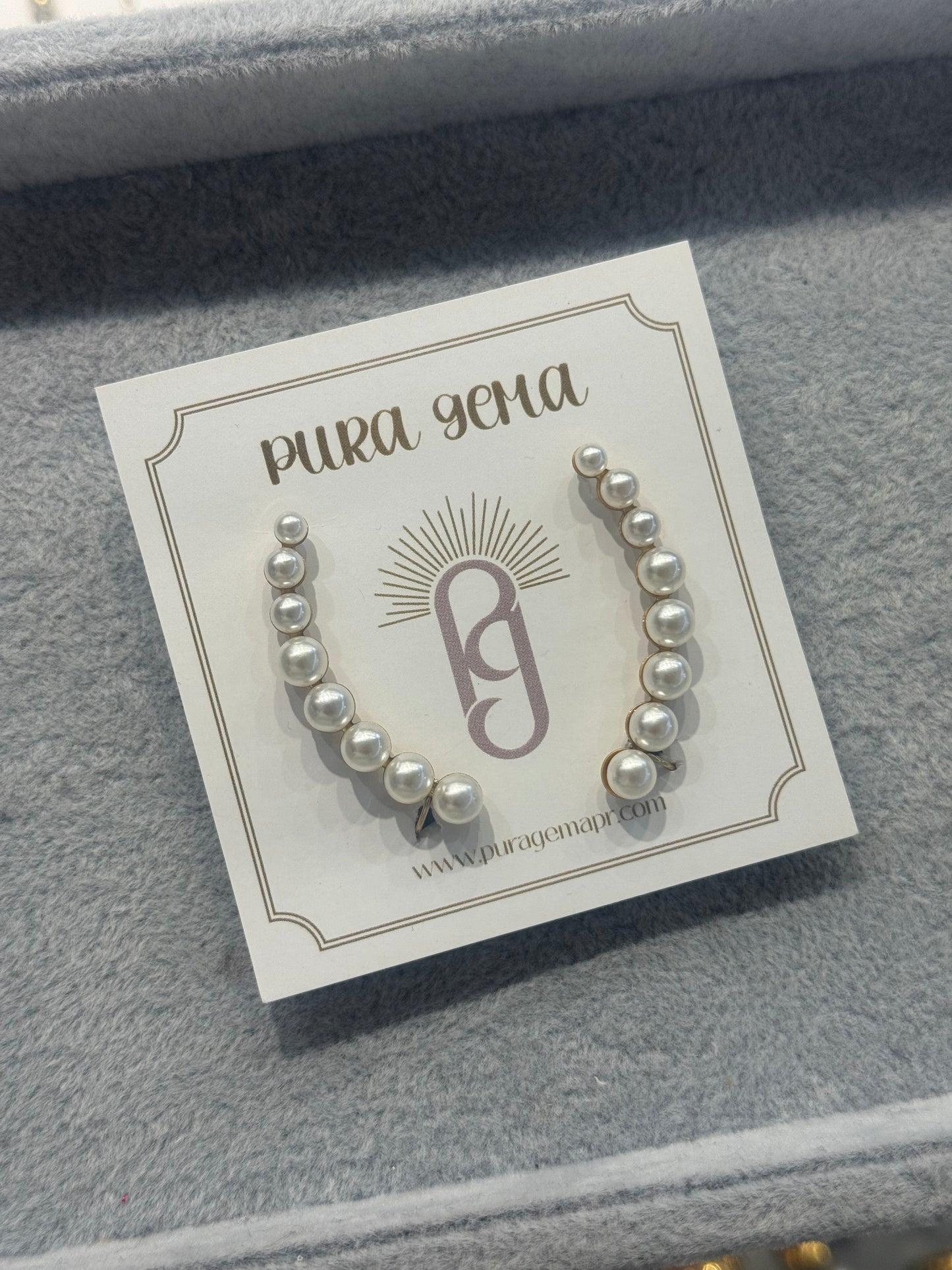 Orejero perlado earrings
