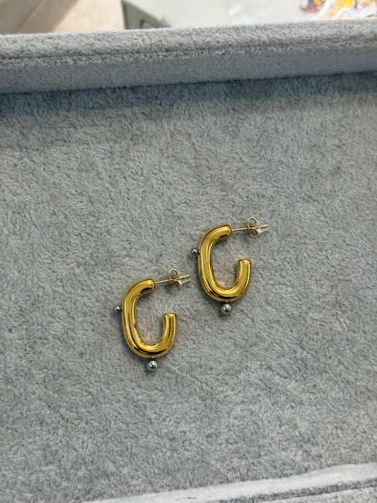 Chandelier earrings