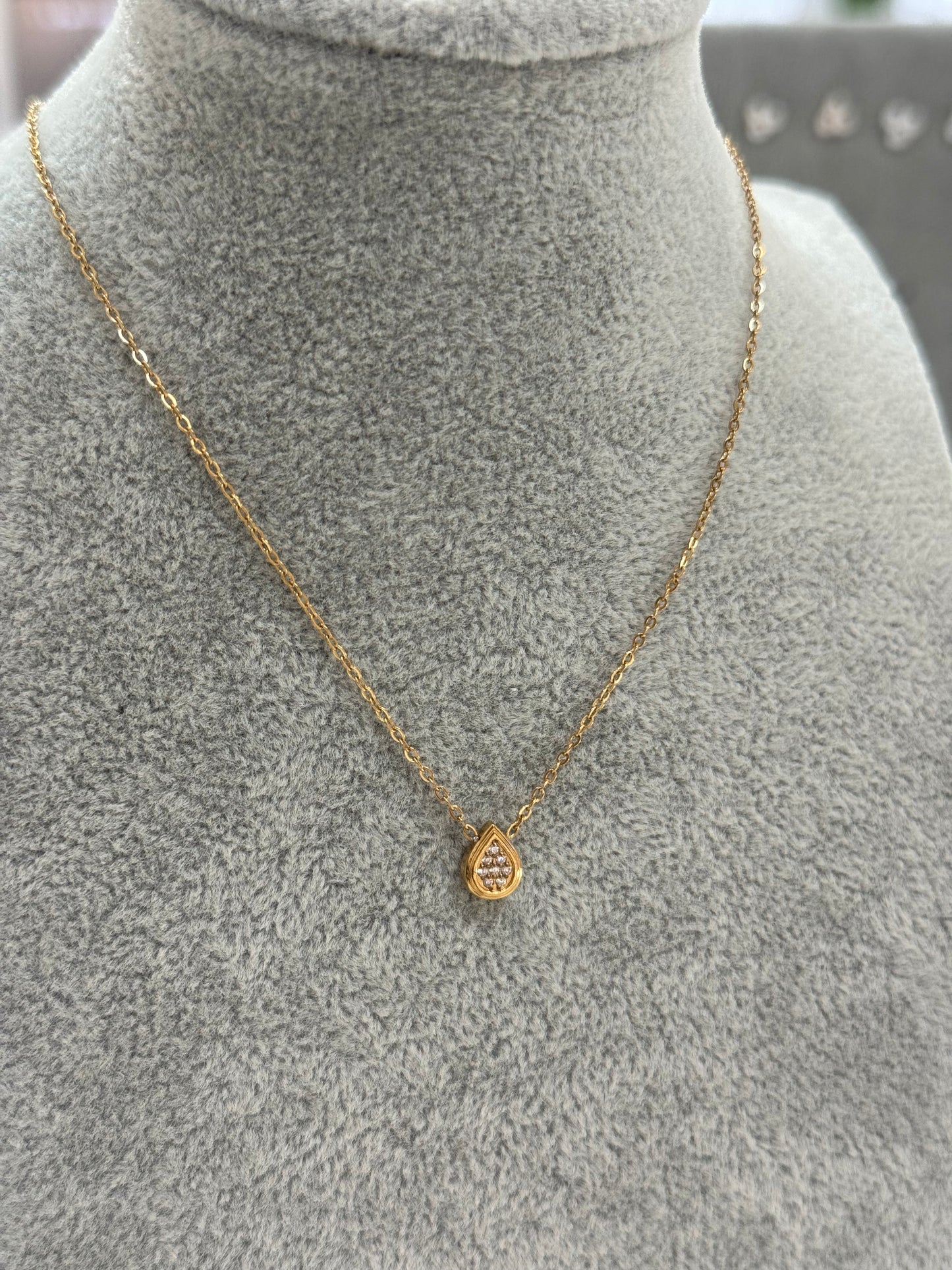 Gota brillante necklace