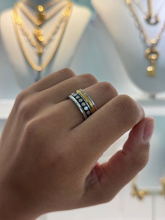 Polka dots ring