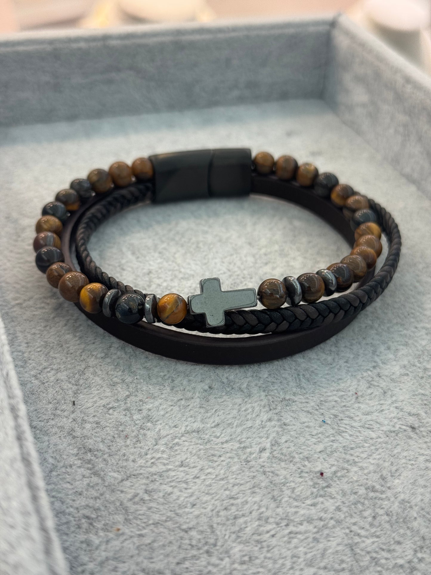Ojo de Tigre men bracelet