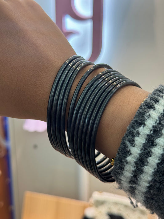 Black noisy bangles