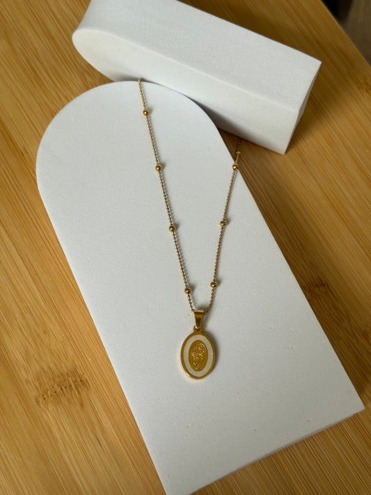 Nacar virgin necklace