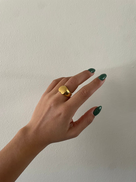 Bulky heart ring