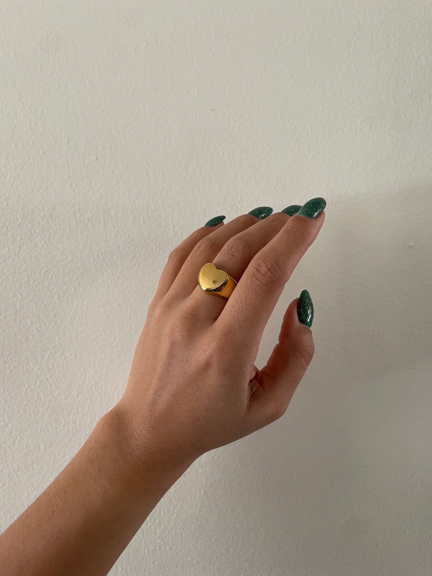 Bulky heart ring