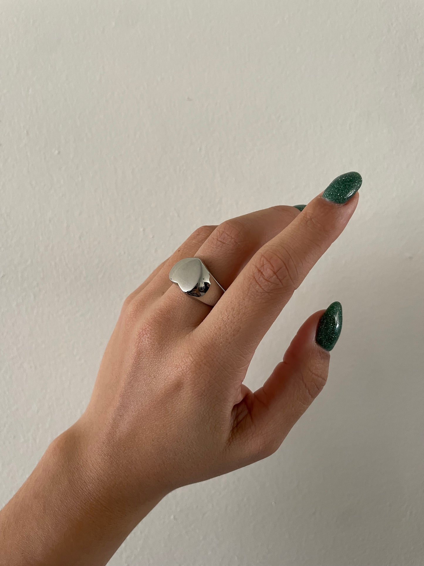 Bulky heart ring