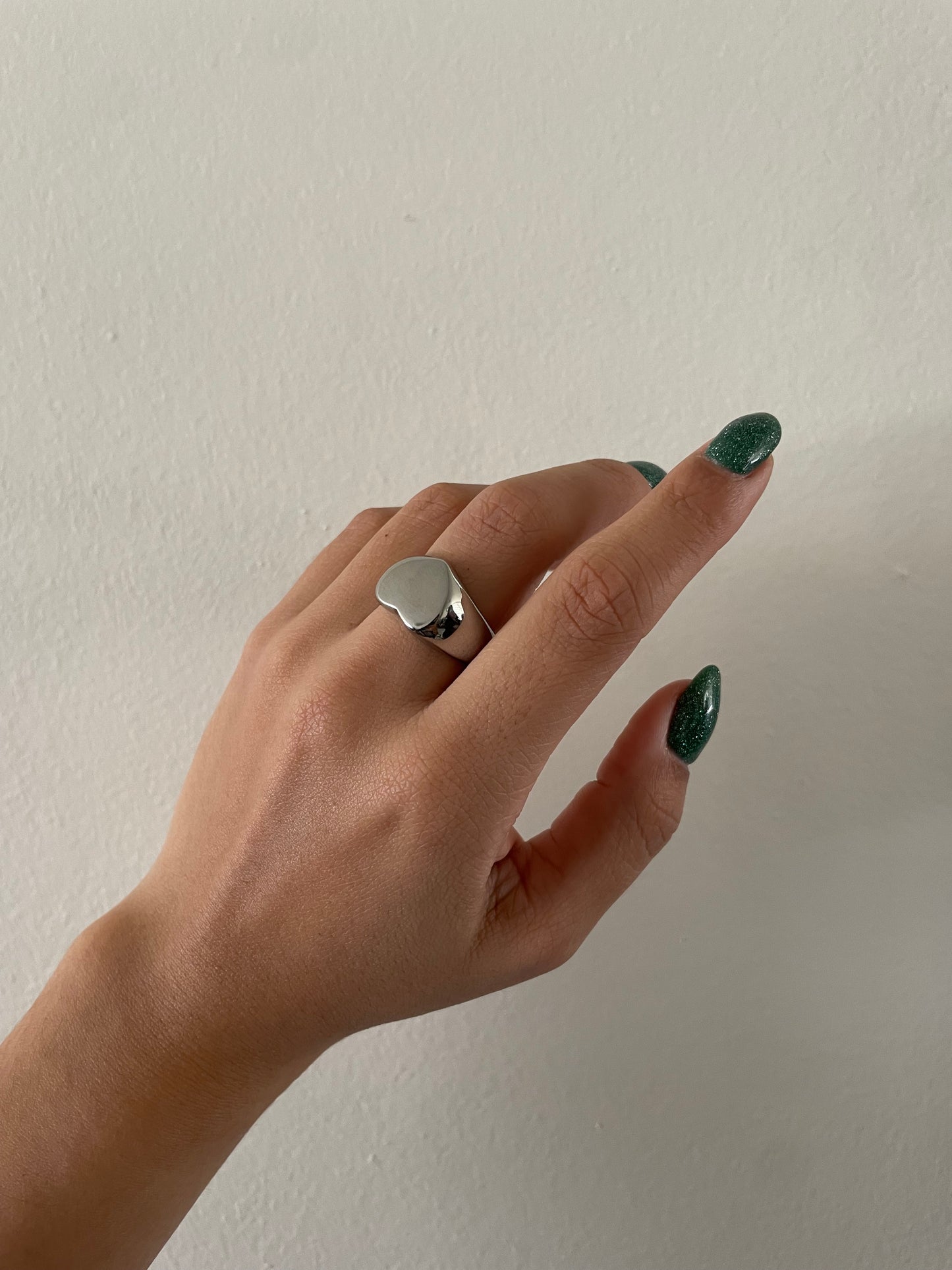 Bulky heart ring