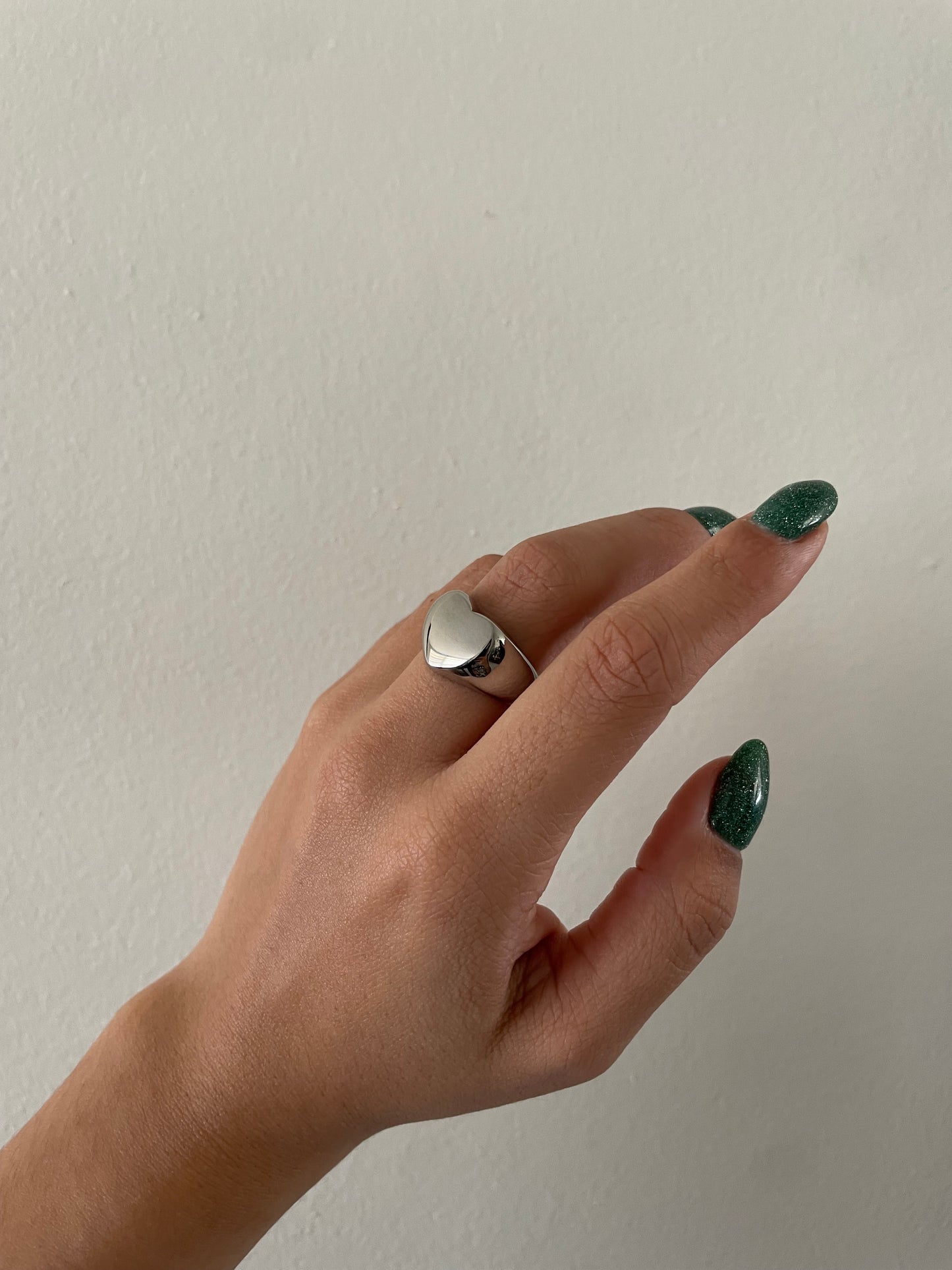 Bulky heart ring