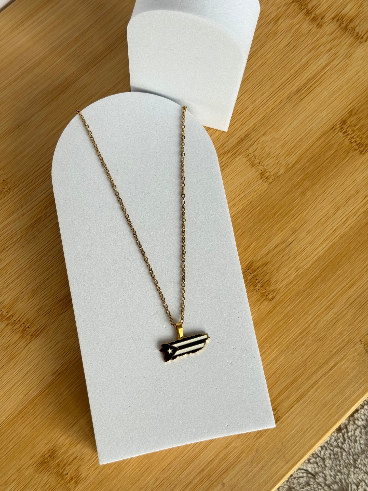 Black & white PR necklace