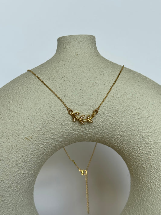 Brilliant leaf necklace