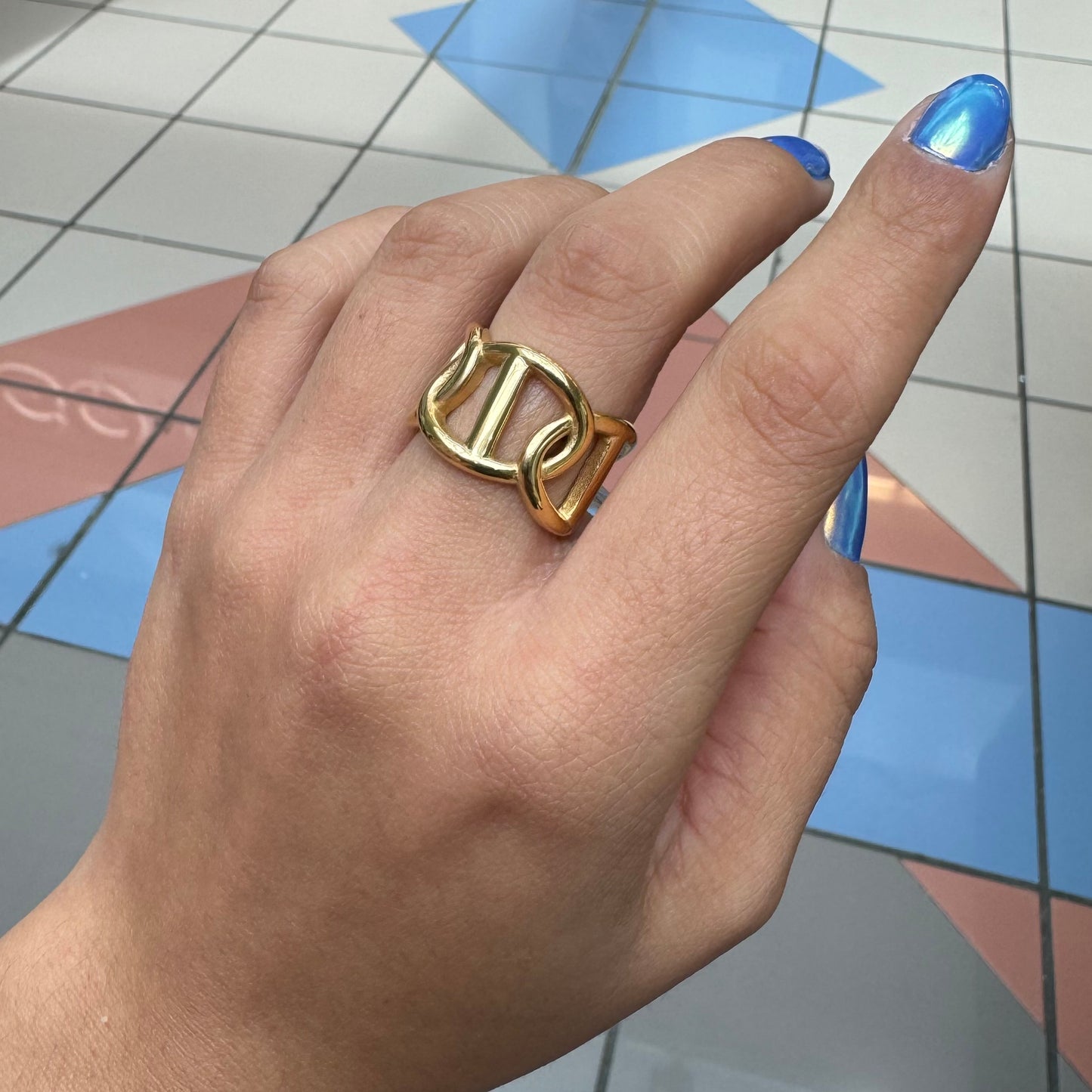 Anaura ring