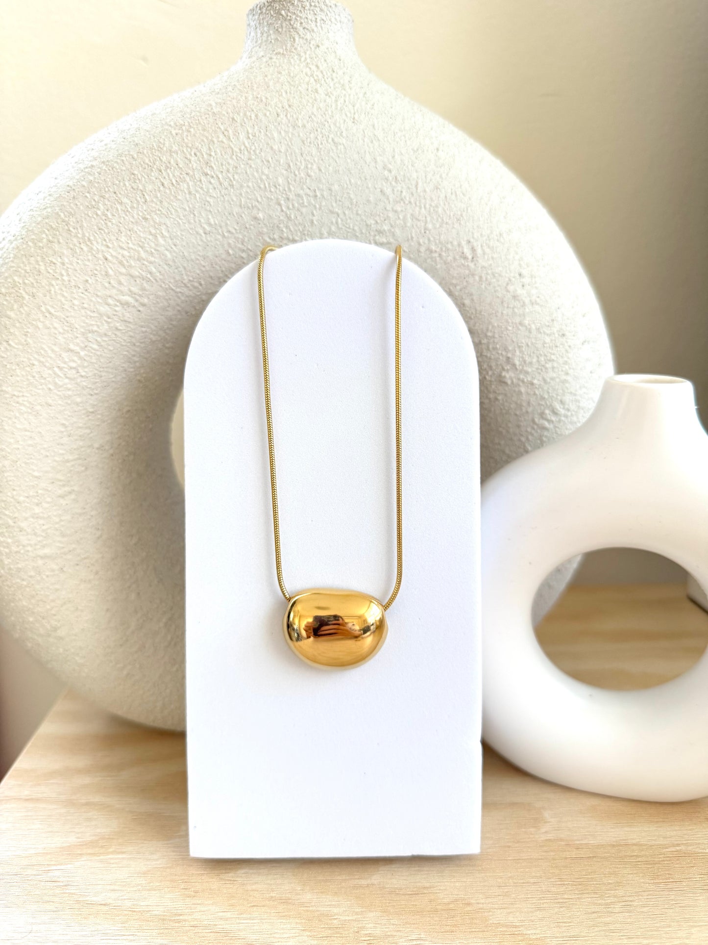Spot necklace