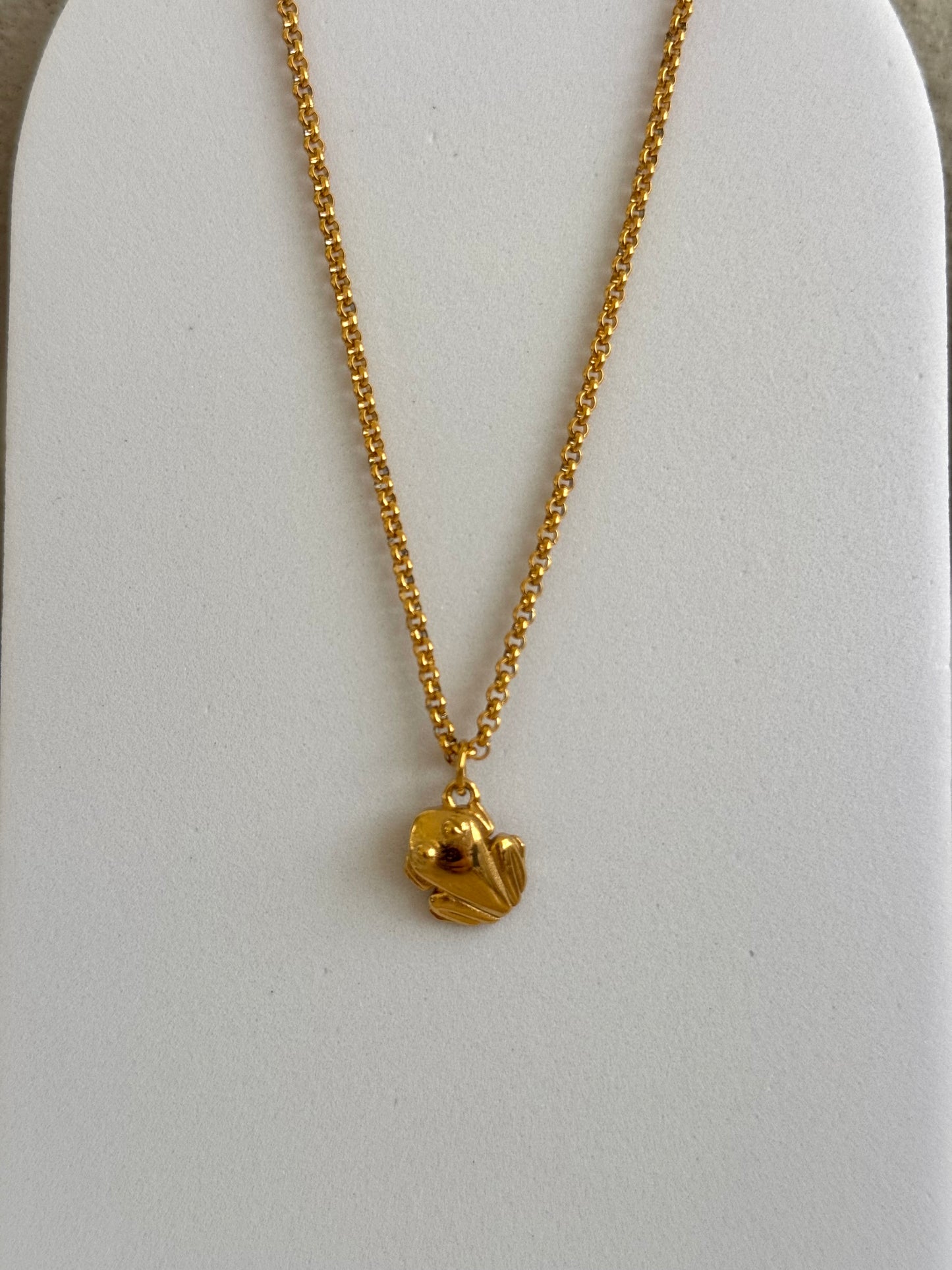 Coquí necklace