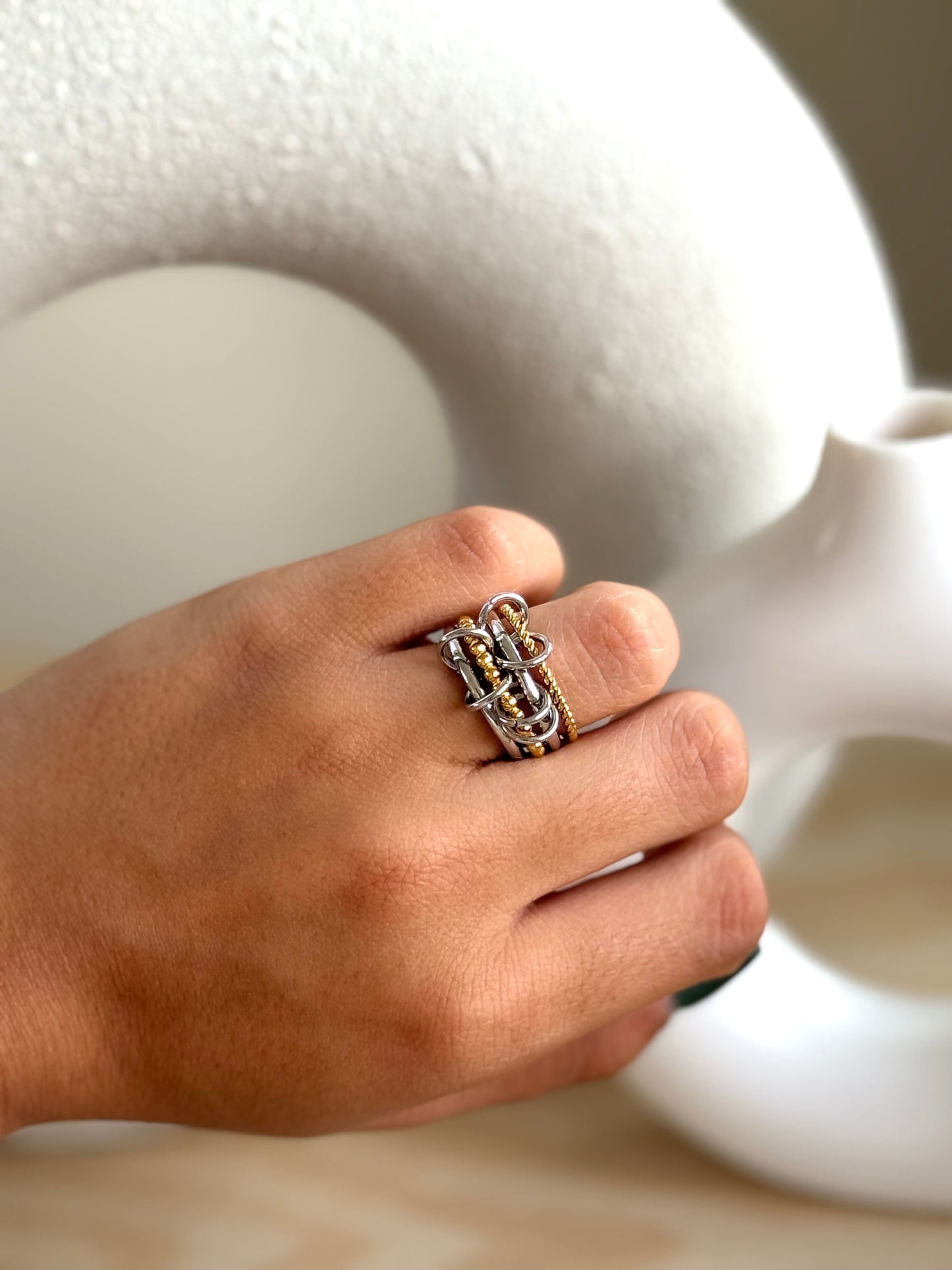 Tangle ring