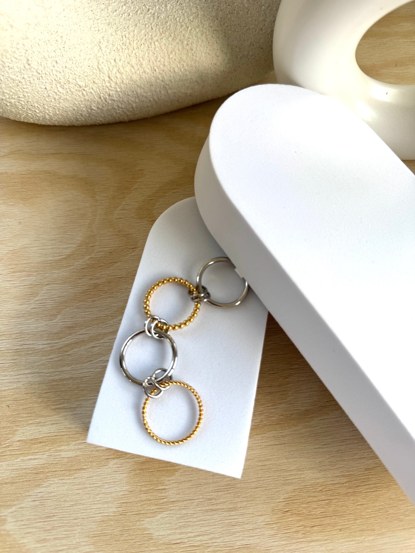 Tangle ring