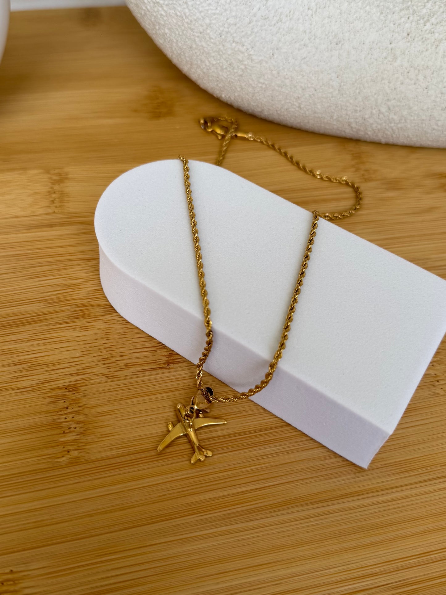 Avión necklace