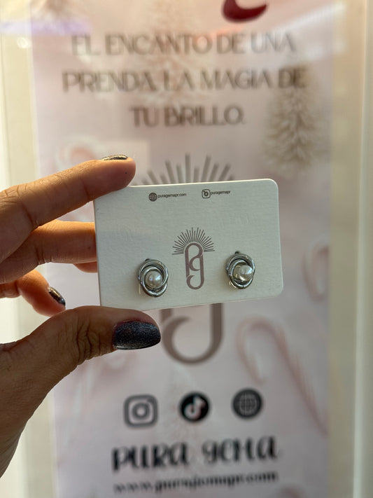 Mia studs earrings