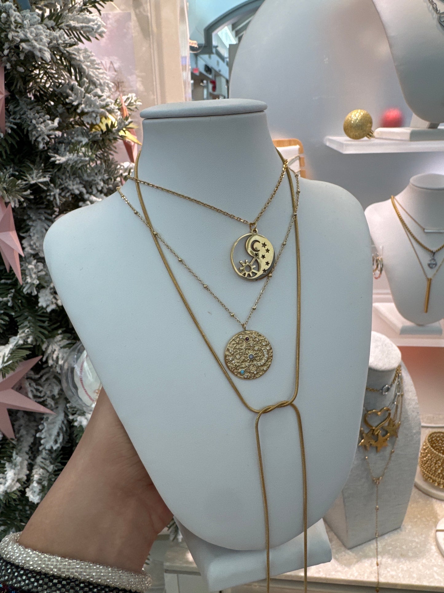 Borial necklace