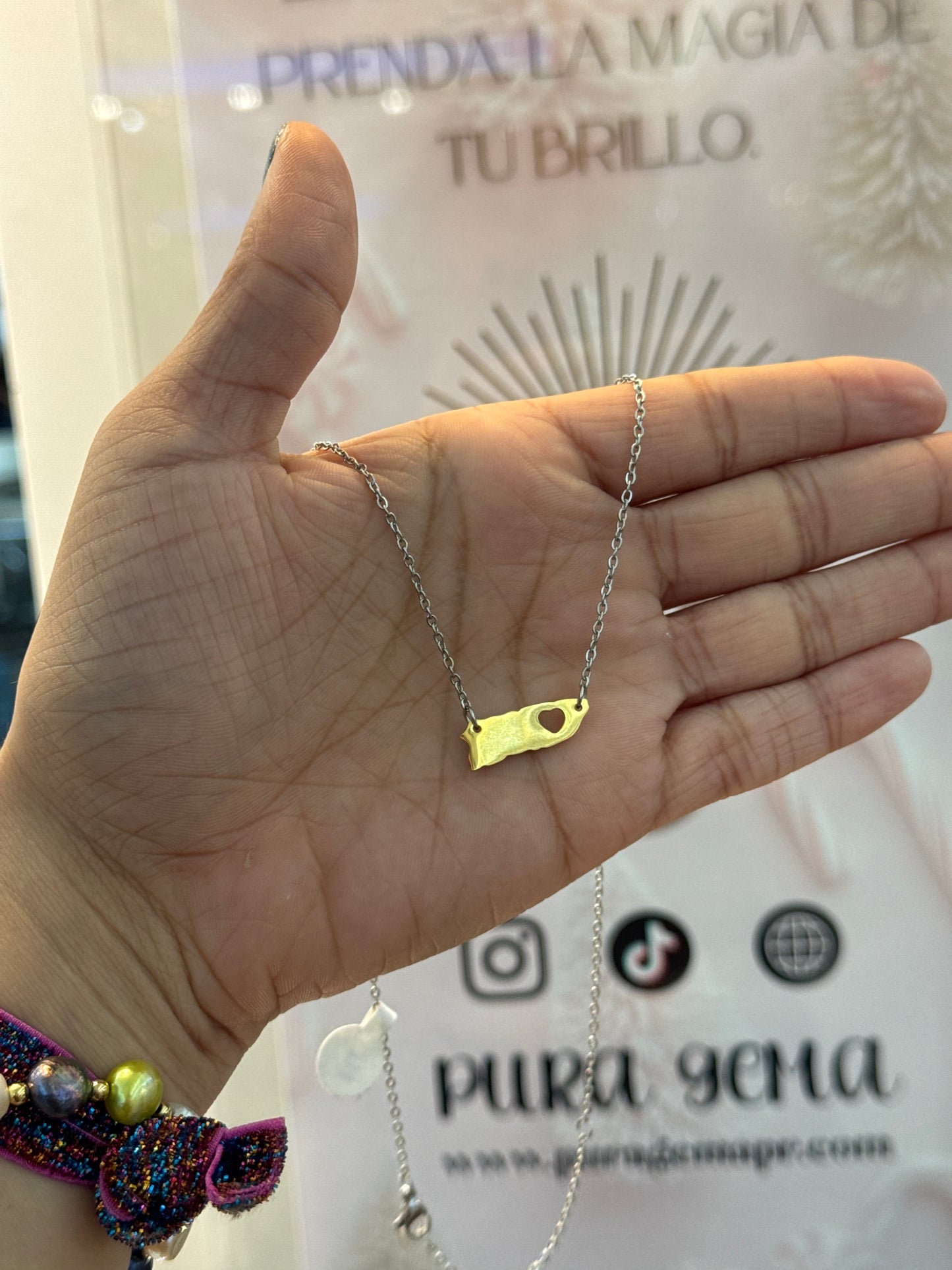 Pequeña isla necklace