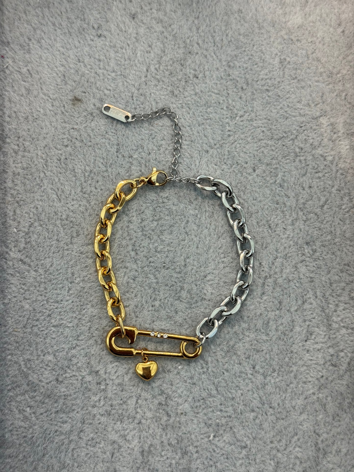 Clip heart bracelet