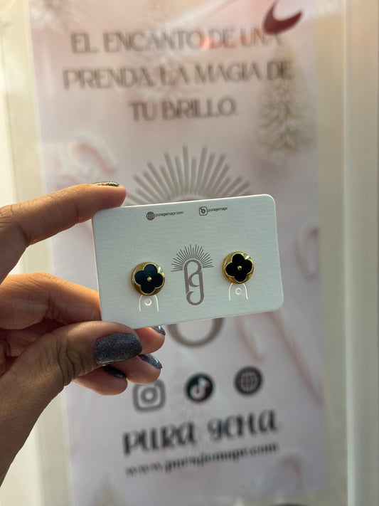 clover studs earrings