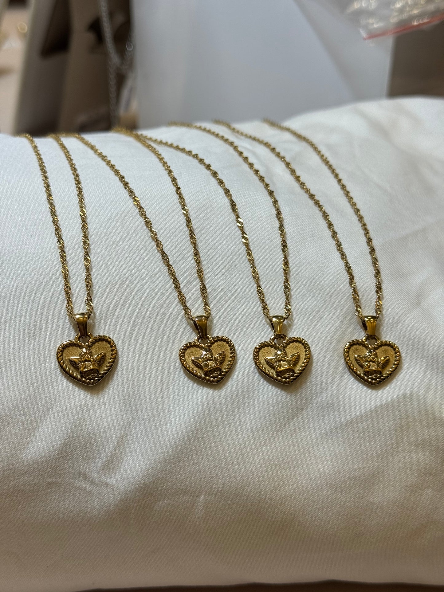 Angelito de amor necklace