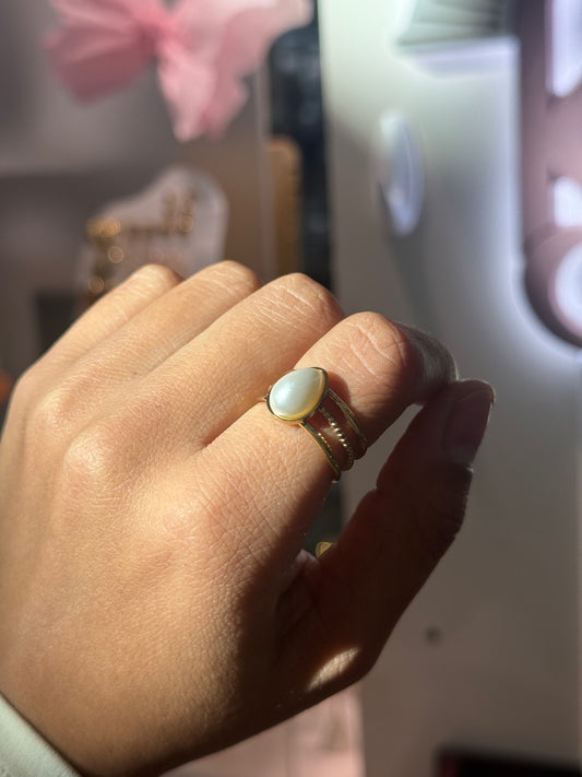 Nadia pearl ring