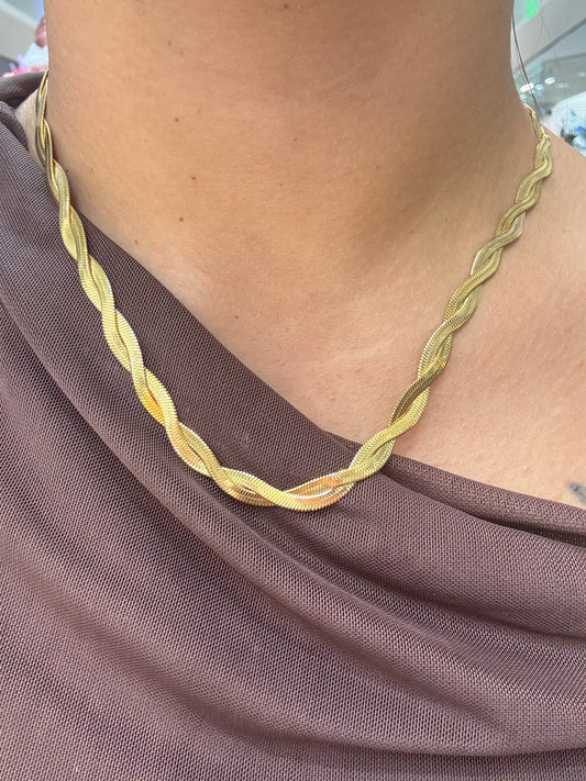 Raquel necklace
