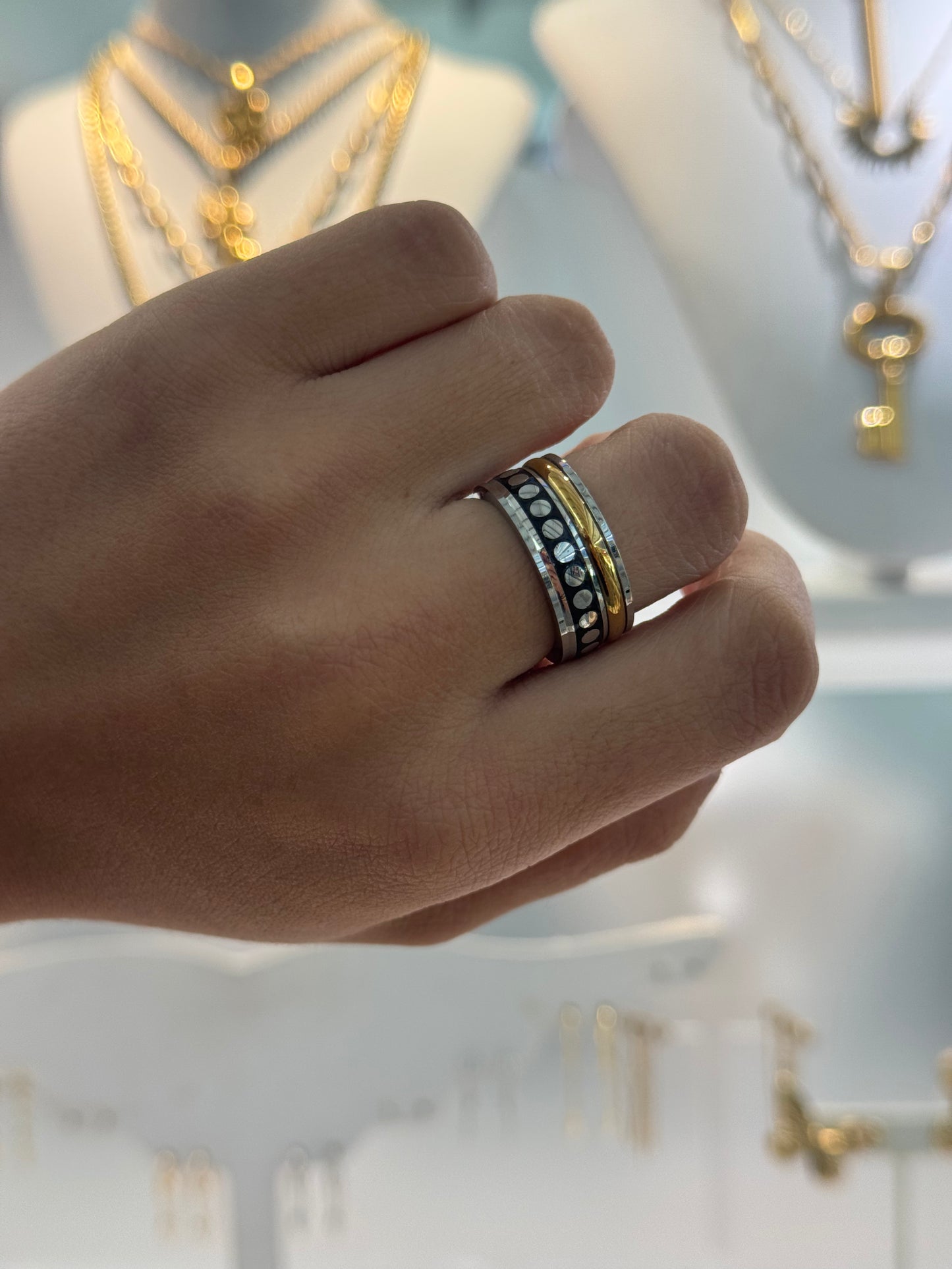 Polka dots ring