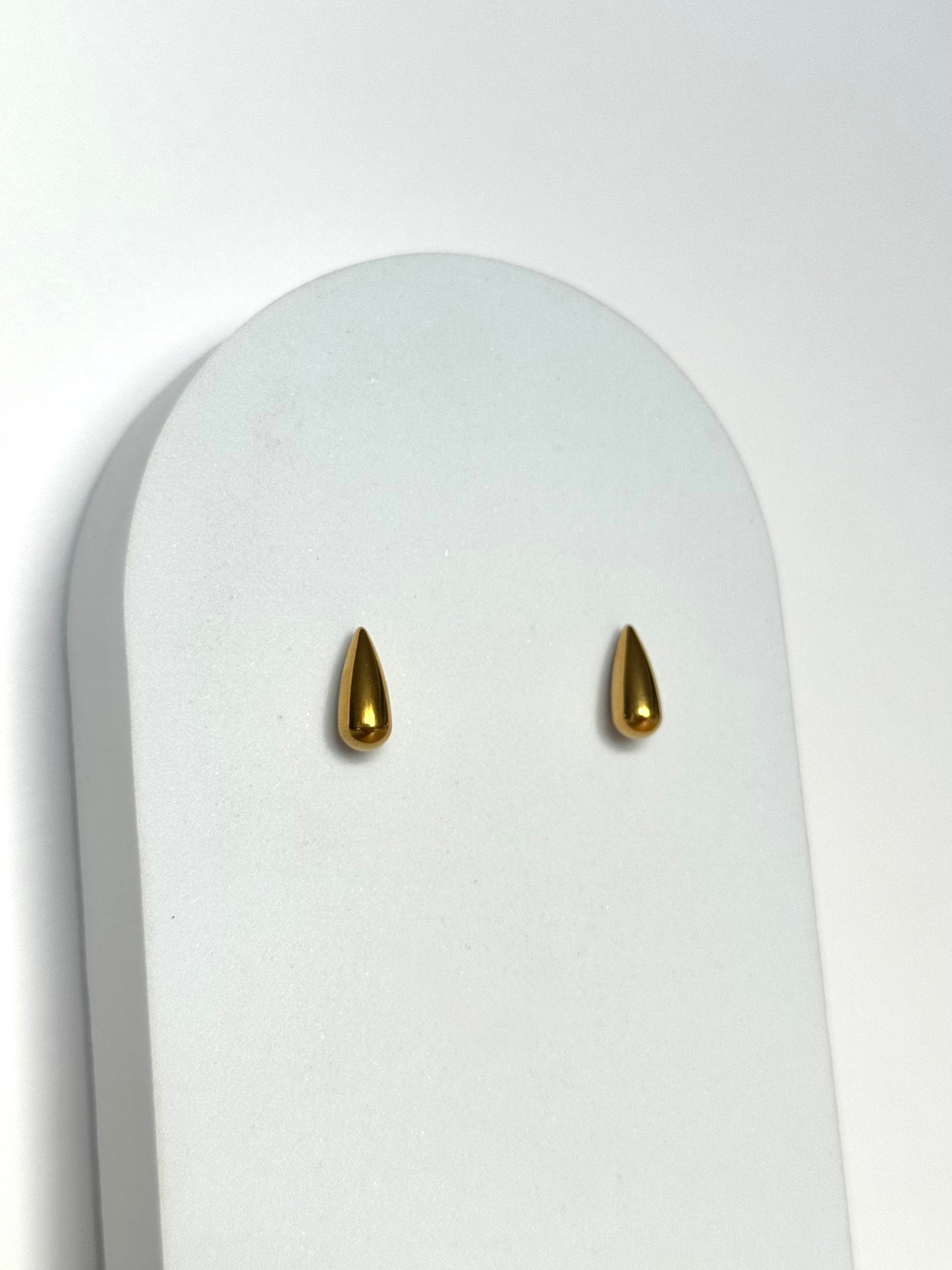 Drop studs earrings