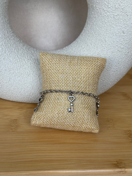 Heart keys bracelet
