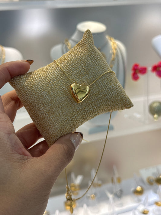 Pillow heart necklace